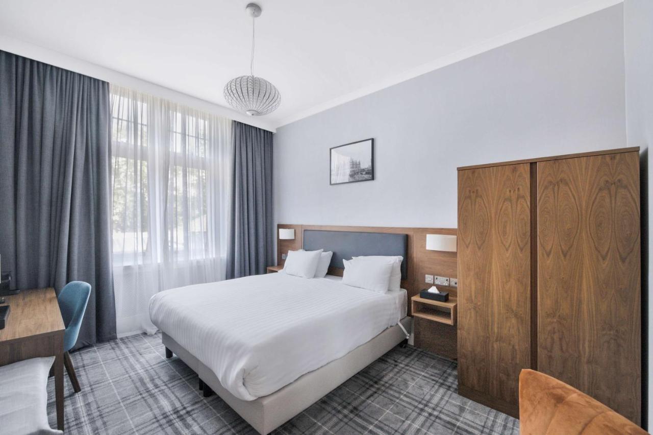 Radisson Blu Hotel, Perth Exterior photo